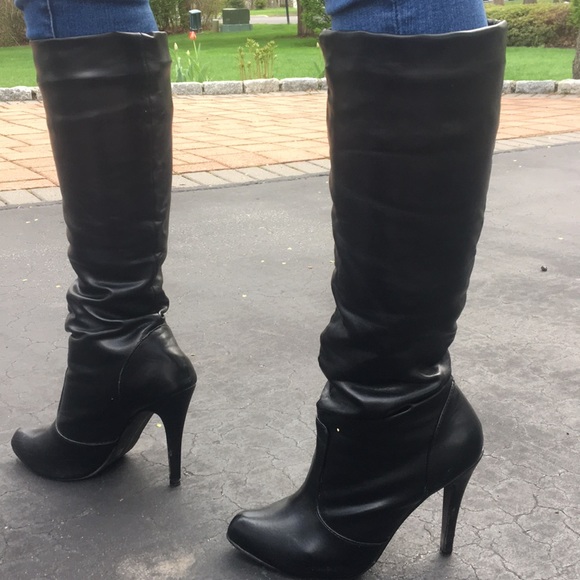 Cute boots - Picture 2 of 3